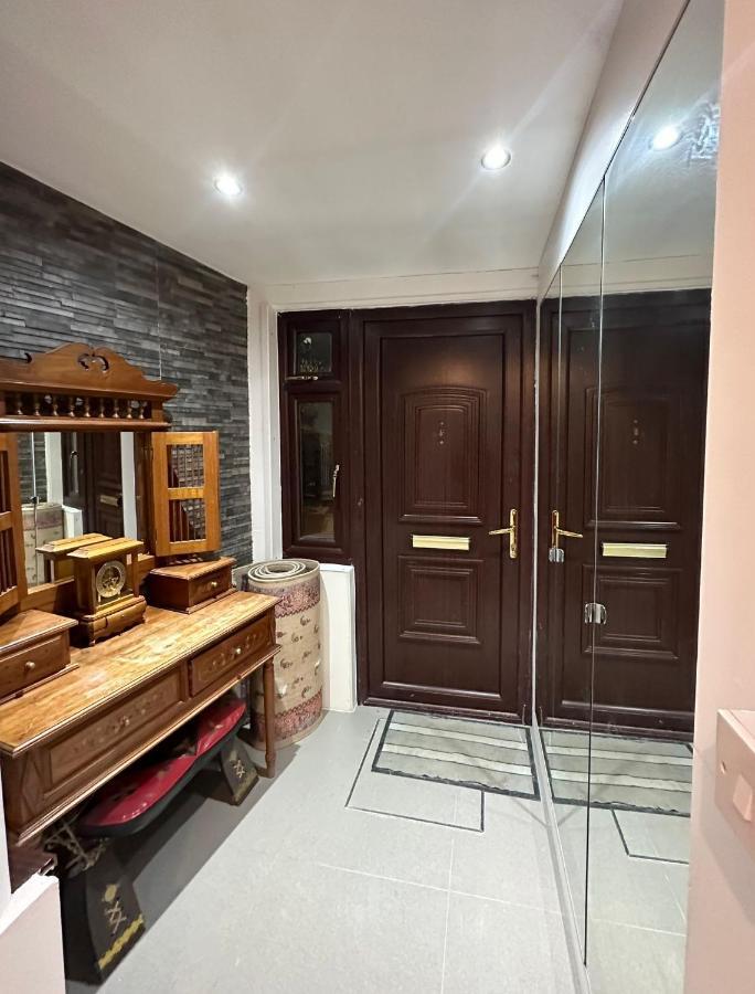 Modern Room In Spacious Home Londýn Exteriér fotografie
